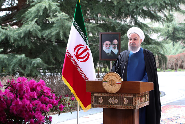 دکتر روحانی در پیام نوروزی به مناسبت حلول سال1400: زنجیرها باید از پای فعالان اقتصادی بخش خصوصی بازشود
