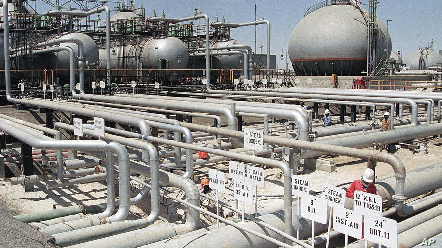 شرکت عظیم نفتی عربستان سعودی، امسال ۴۴ درصد کمتر سود داشته است
